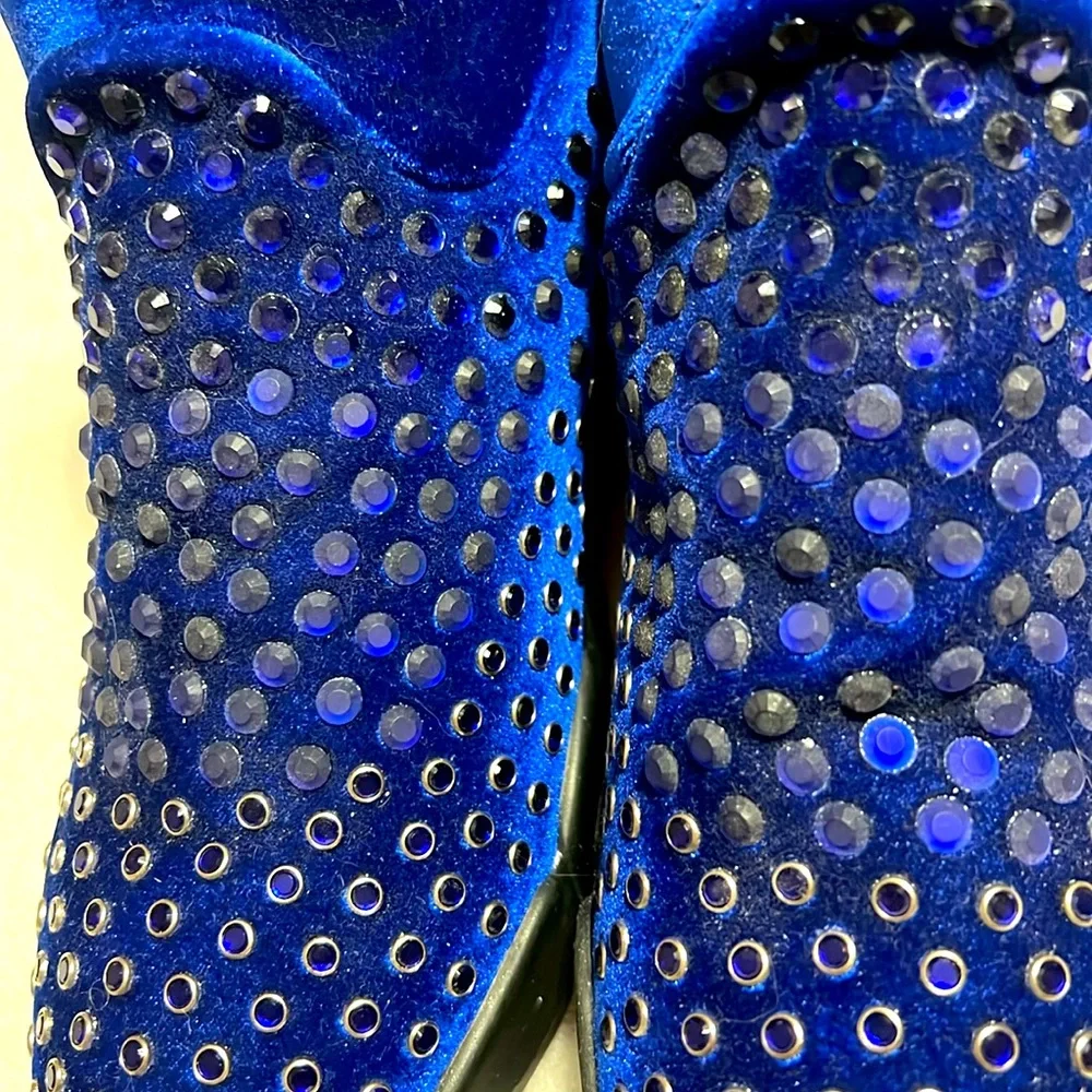 PINKO. NWOT. Blue Velvetee Sneakers. Size 7.5. Gorgeous. Rhinestones and Studs.